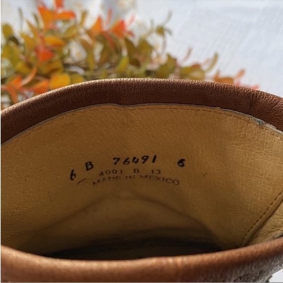 Frye Women’s Philip Studded Harness Boots brown
size 6 - Picture 5 of 10